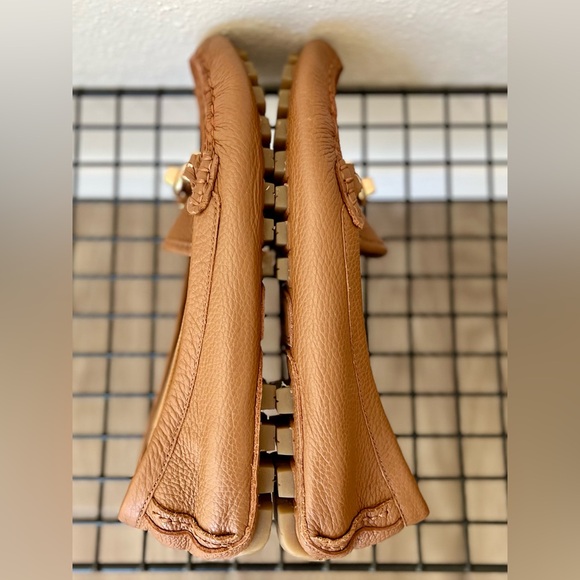 NEW Women’s Arlene Coach Moccasin Loafer, Tan, Size US 7. - Picture 7 of 15